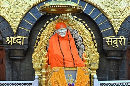 pune airport to shirdi cabs